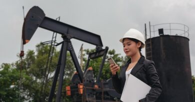 female engineer working at the oilfield