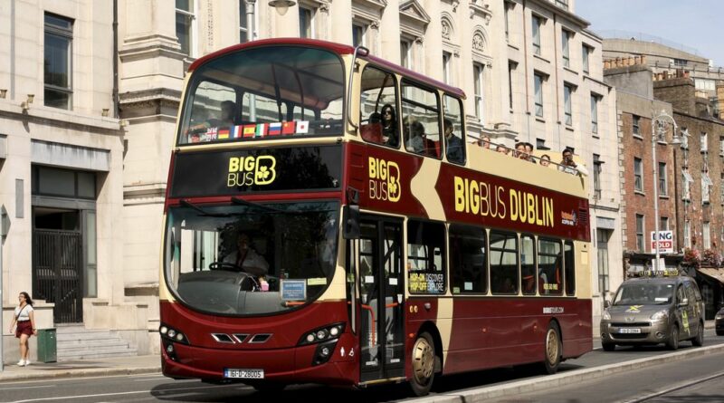 Dublin tour bus