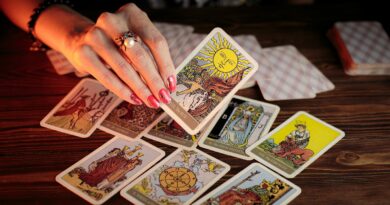 Tarot card reader in mumbai