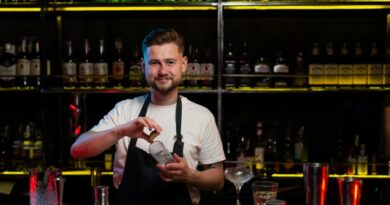 bartender wear leather apron